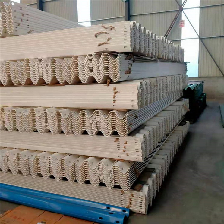 三波高速護欄板類型及規(guī)格詳解