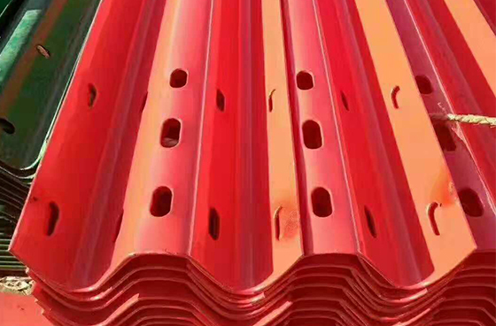 不同路面上使用的波形護欄結(jié)構(gòu)有那些區(qū)別